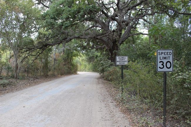 1567 Boggy Creek Rd, House other with 3 bedrooms, 2 bathrooms and 4 parking in Lockhart TX | Image 15