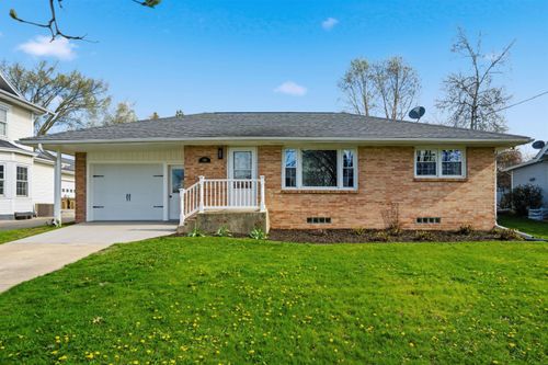 303 E Elm St, Strawberry Point, IA, 52076-9647 | Card Image