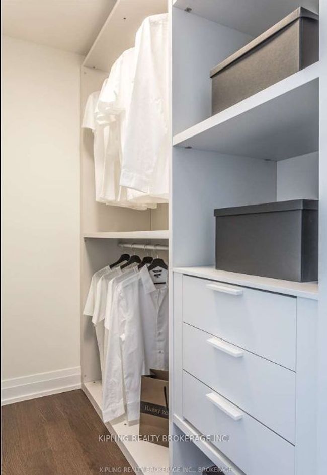 604 - 101 St Clair Ave W, Condo with 3 bedrooms, 2 bathrooms and null parking in Toronto ON | Image 10
