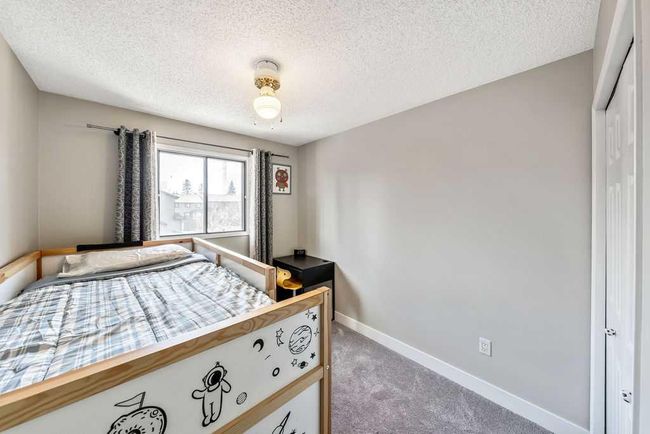 6 Glamis Gardens Sw, Home with 3 bedrooms, 2 bathrooms and 2 parking in Calgary AB | Image 19