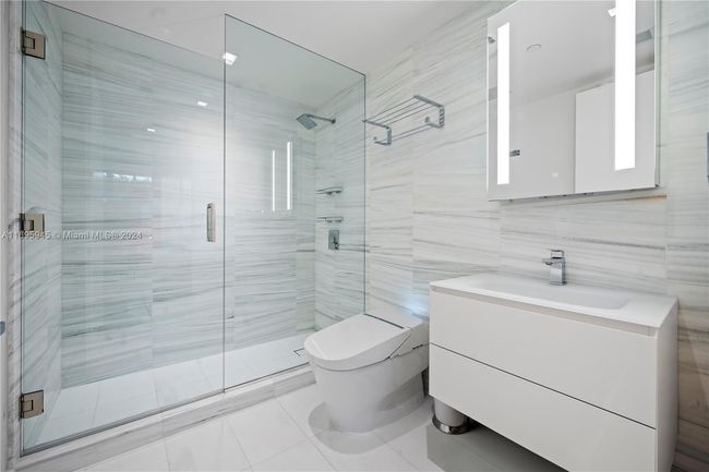 APT-201 - 321 Ocean Dr, Condo with 5 bedrooms, 6 bathrooms and null parking in Miami Beach FL | Image 21