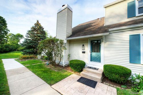 20832 E Glen Haven Cir, Northville, MI, 48167-2405 | Card Image