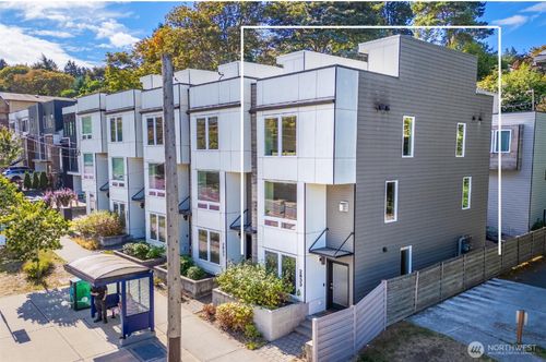 2833 3rd Ave W, Seattle, WA, 98119-2333 | Card Image
