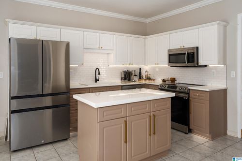 2026 Amberley Woods Trl, HELENA, AL, 35080-3821 | Card Image