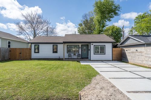 810 Jerry St, Houston, TX, 77022-3914 | Card Image