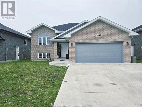 upper-1065 Aspen Ridge Cres, Belle River, ON, N8L1A9 | Card Image