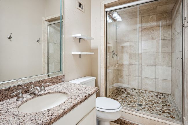 Bathroom 3 | Image 10