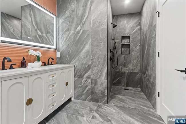 45 Riverview Ter, House other with 6 bedrooms, 6 bathrooms and null parking in Mahwah NJ | Image 22
