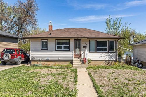 538 6 St Sw, Medicine Hat, AB, T1A4J2 | Card Image