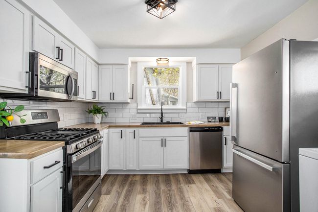kitchen 2 | Image 10