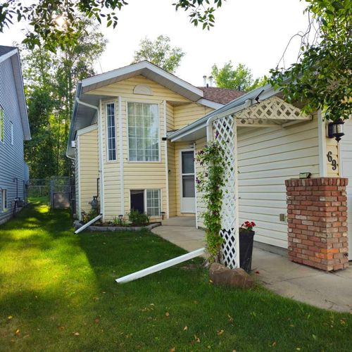 69 Willow Springs Cres, Sylvan Lake, AB, T4S1G3 | Card Image