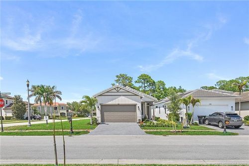 104 Se Strada Cervaro, Port Saint Lucie, FL, 34952-6200 | Card Image