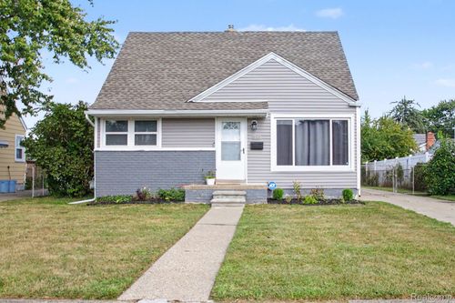 7040 Deering St, Garden City, MI, 48135-2248 | Card Image