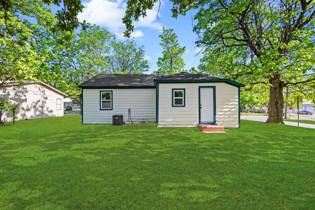900 W Coffin St, House other with 3 bedrooms, 1 bathrooms and null parking in Denison TX | Image 28