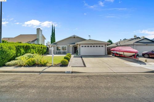 1757 Chianti Way, Oakley, CA, 94561-2235 | Card Image