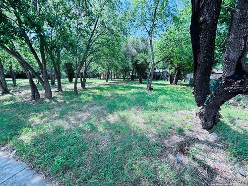 100 Groff, San Antonio, TX, 78237-1248 | Card Image