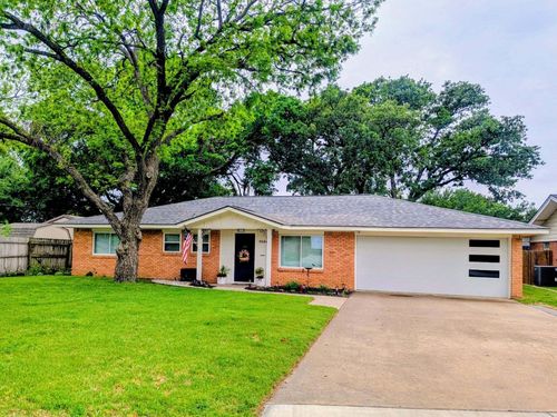 1229 Brookside Dr, Hurst, TX, 76053-4428 | Card Image