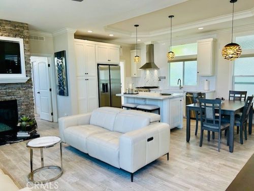 237 Plymouth Ave, Newport Beach, CA, 92660-6157 | Card Image