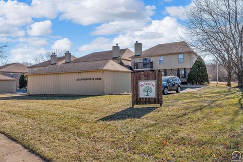 unit-1-5651 Sw Foxcroft South Cir, Topeka, KS, 66614 | Card Image