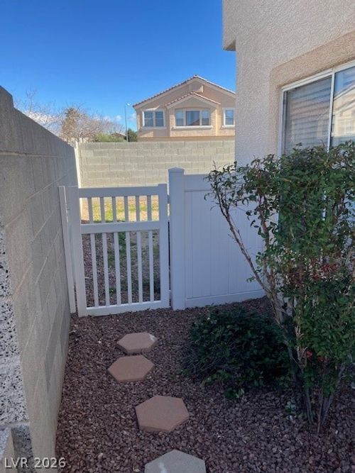 2550 Velez Valley Way, Henderson, NV, 89002-9397 | Card Image