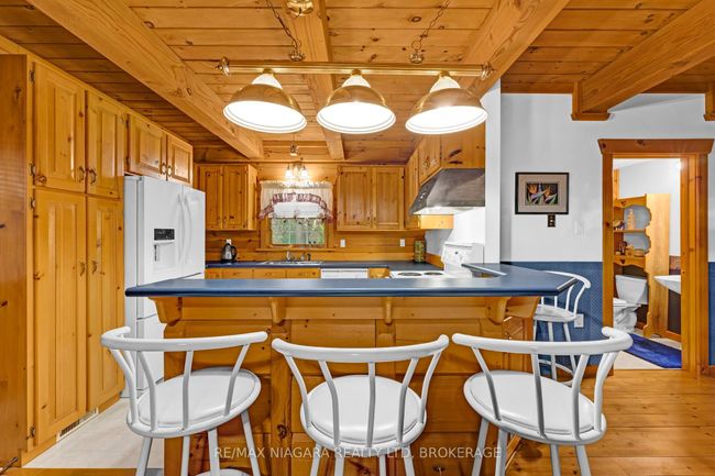8 4 Mile Creek Rd, House other with 4 bedrooms, 3 bathrooms and 6 parking in Niagara On The Lake ON | Image 10