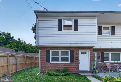 351 Calvert St, CHESTERTOWN, MD, 21620-1303 | Card Image