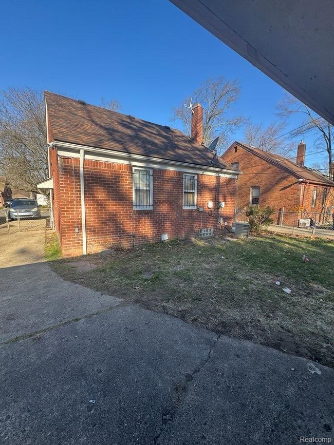 19490 Greenview Ave, House other with 3 bedrooms, 2 bathrooms and null parking in Detroit MI | Image 7