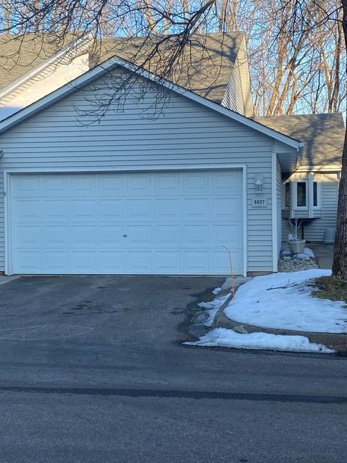 8807 Norway St Nw, Coon Rapids, MN, 55433-8009 | Card Image