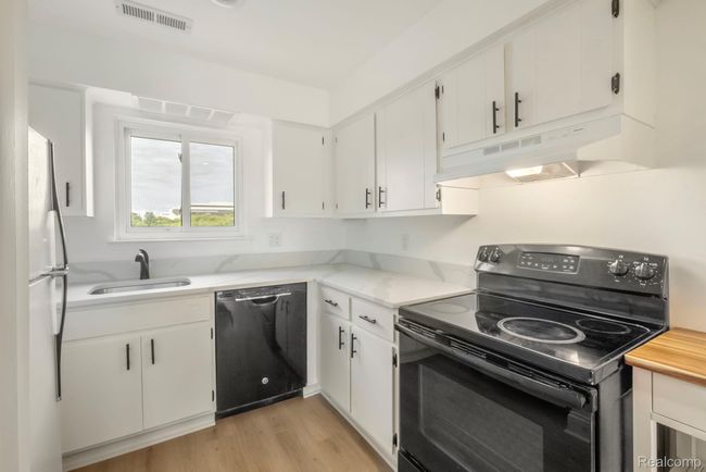 24-web-or-mls-85A5590E-99BD-4B18-987C-4ABCE9B1AC25_1_201_a.jpeg | Image 15