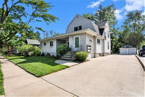 413 Madison St, Chelsea, MI, 48118-1174 | Card Image