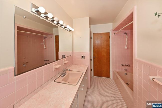 388 Holly Dr, House other with 3 bedrooms, 2 bathrooms and null parking in Wyckoff NJ | Image 20