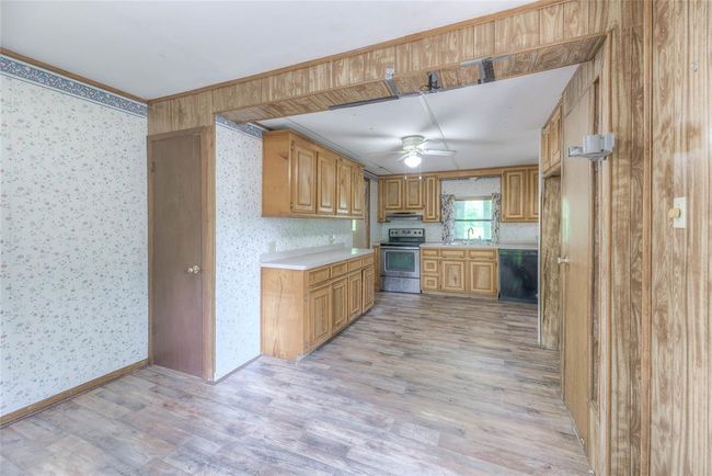 330 Oak Tree Dr, House other with 3 bedrooms, 2 bathrooms and 2 parking in Pointblank TX | Image 15