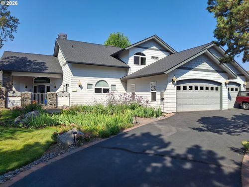 2565 Thrush Ct, Redmond, OR, 97756 | Card Image