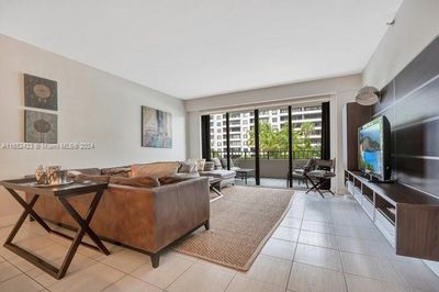 322 - 201 Crandon Blvd, Condo with 2 bedrooms, 2 bathrooms and null parking in Key Biscayne FL | Image 2