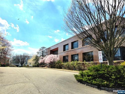 1000 Sylvan Avenue, Englewood Cliffs, NJ, 07632 | Card Image