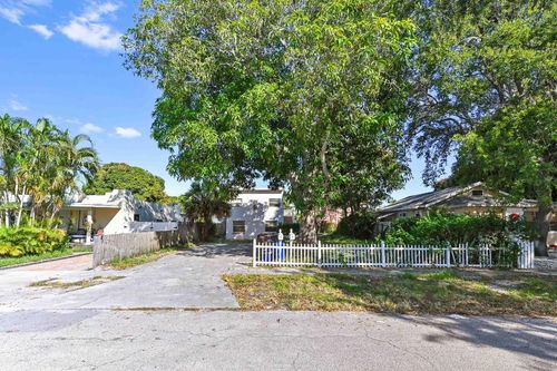 515 Putnam Rd, West Palm Beach, FL, 33405-3211 | Card Image