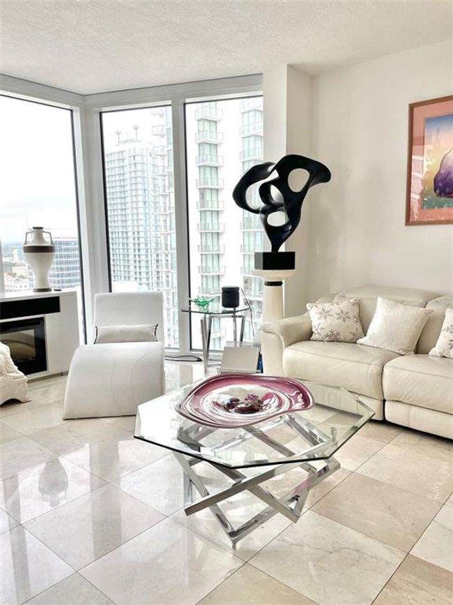 UNIT-2312 - 1 Beach Dr Se, Condo with 2 bedrooms, 2 bathrooms and null parking in ST PETERSBURG FL | Image 10