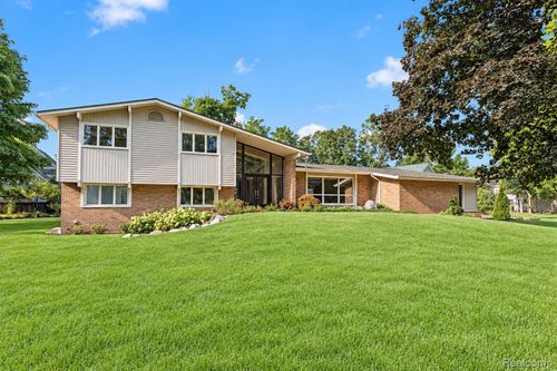 2564 Charel Ct, West Bloomfield, MI, 48324-1912 | Card Image