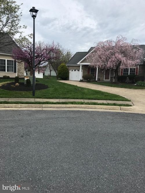 122 Bayberry Ct, STEPHENS CITY, VA, 22655-4048 | Card Image