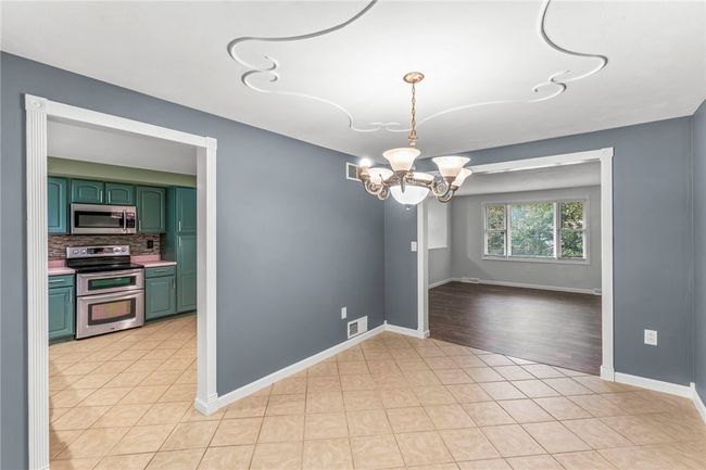 6001 Dashwood Dr, House other with 3 bedrooms, 3 bathrooms and 2 parking in Bethel Park PA | Image 12