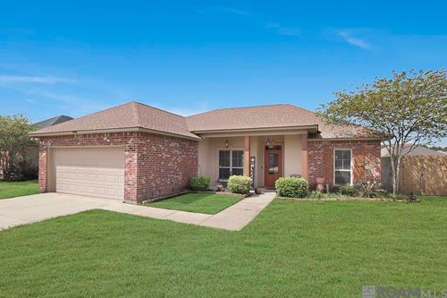 28319 Lake Sabine Dr, Livingston, LA, 70754-2671 | Card Image