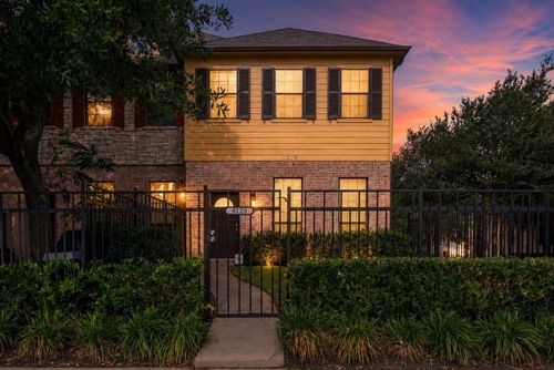 9120 Lakes At 610 Dr, Houston, TX, 77054-2403 | Card Image