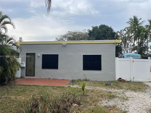 2415 Garfield St, Hollywood, FL, 33020-3407 | Card Image