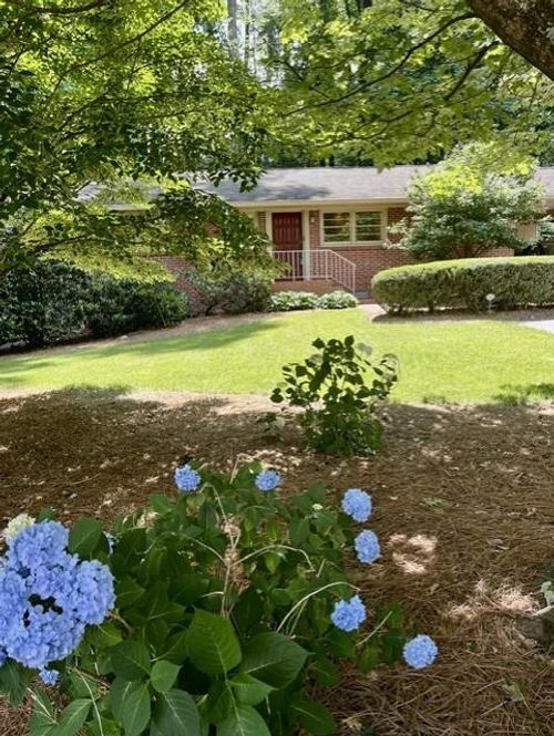 2556 Defoors Ferry Rd Nw, Atlanta, GA, 30318-1406 | Card Image