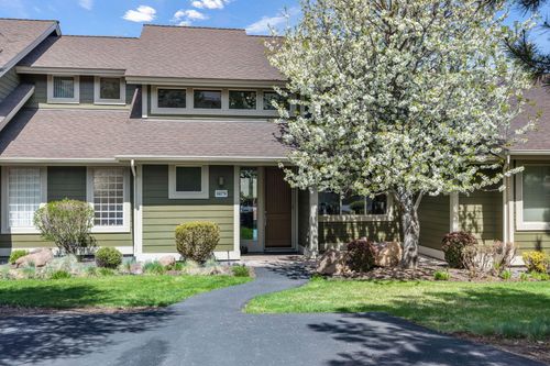 10870 Village Loop, Redmond, OR, 97756-7436 | Card Image