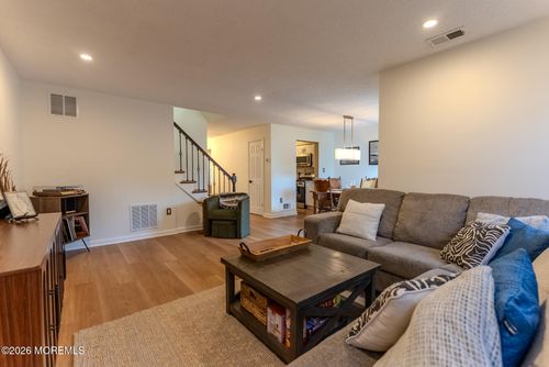 33 Farragut Sq, Freehold, NJ, 07728-3750 | Card Image