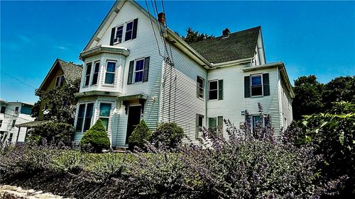 34 Granite St, Westerly, RI, 02891-2250 | Card Image