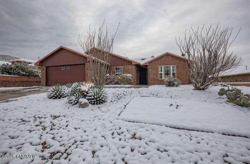 3220 Sunny Cir, Alamogordo, NM, 88310-4068 | Card Image
