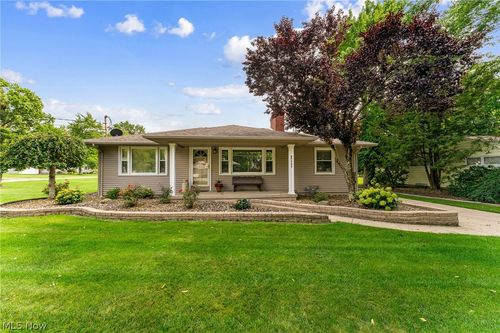 82 Ward Ave, New Middletown, OH, 44442-9712 | Card Image