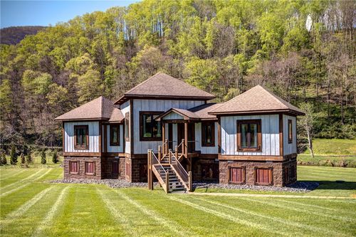 972 W Deep Ford Rd, Lansing, NC, 28643-9549 | Card Image